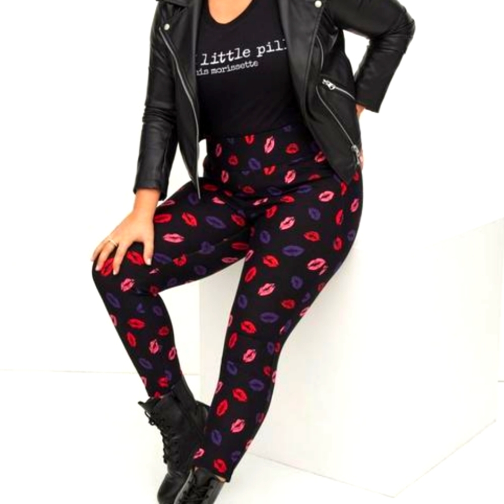 Torrid Pocket Pixie Skinny Studio Luxe Ponte High Rise Pants Lips